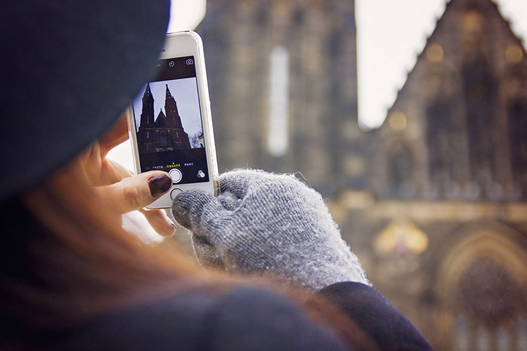 Power of Capturing the Moment in Mobile Devices